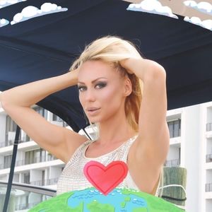 Meet your Posher, Celena